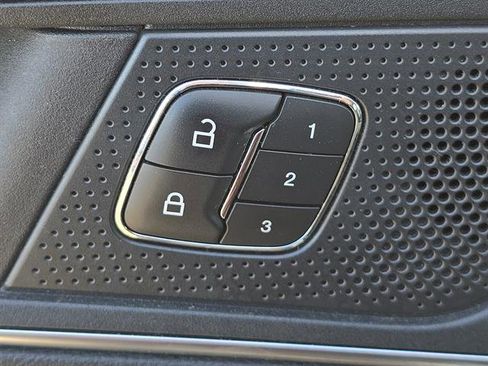 Used 2020 Ford Edge Titanium image 15