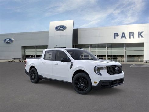 New 2025 Ford Maverick Lariat w/ Black Appearance Package image 7