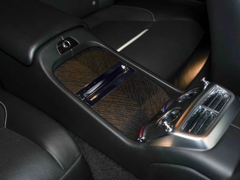 Used 2017 Rolls-Royce Wraith RWD image 36