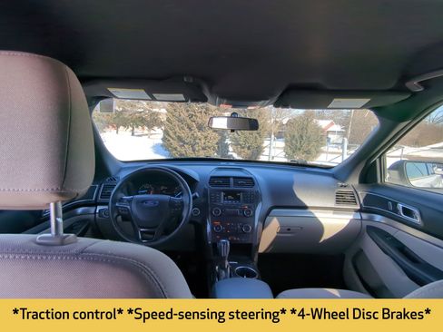 Used 2019 Ford Explorer XLT image 12