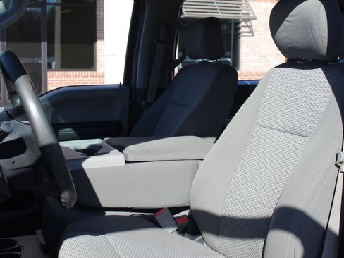 Used 2017 Ford F150 XLT image 13