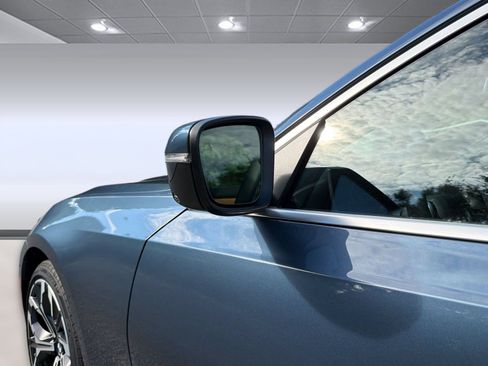 Used 2025 BMW 330i Sedan RWD image 24