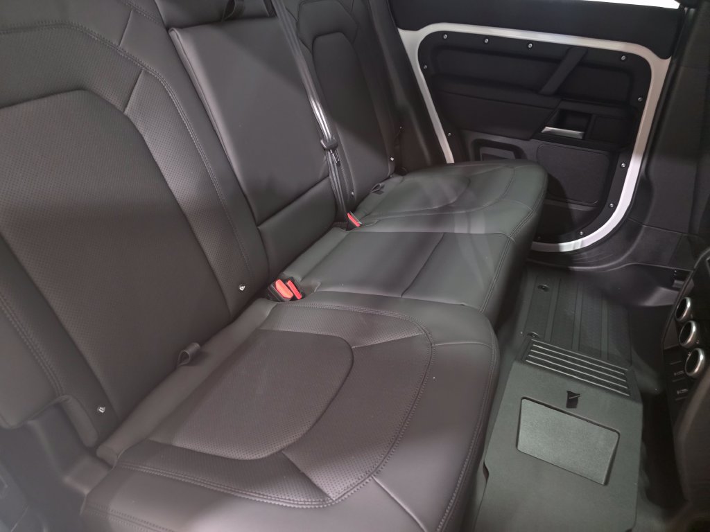 New 2026 Land Rover Defender 110 S AWD/4WD image 12