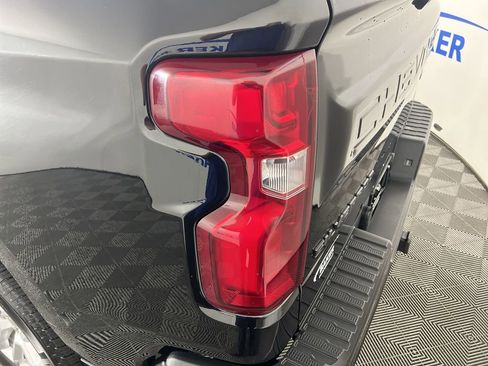 Certified 2020 Chevrolet Silverado 1500 RST image 35