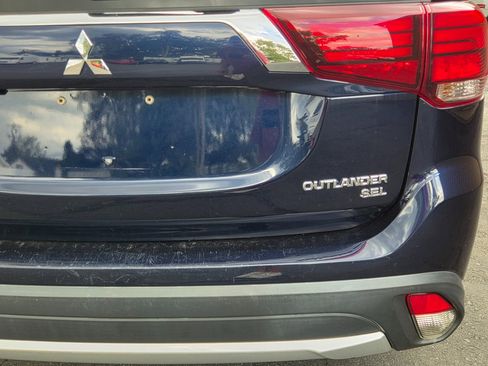 Used 2017 Mitsubishi Outlander SEL image 33