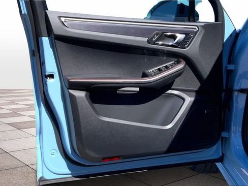 Used 2024 Porsche Macan GTS image 26