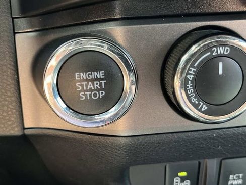 Used 2021 Toyota Tacoma TRD Off-Road w/ Technology Package AWD/4WD image 39