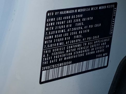 Used 2025 Volkswagen Taos SE image 10