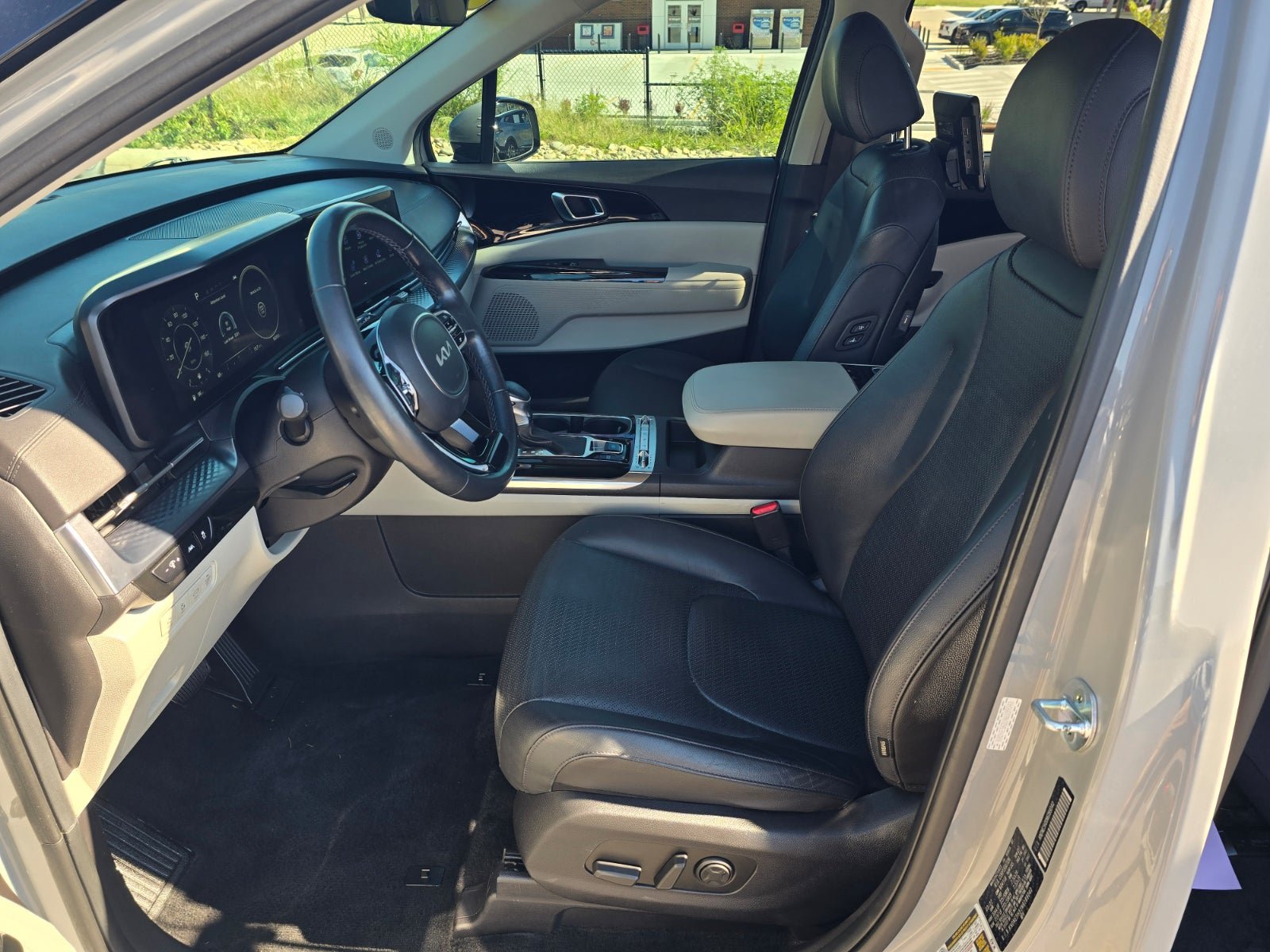 Used 2022 Kia Carnival SX Prestige FWD image 12