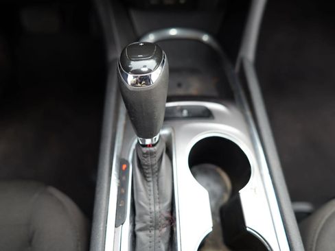 Used 2020 Chevrolet Malibu LT FWD image 23