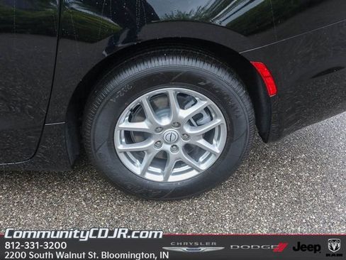 New 2025 Chrysler Voyager LX FWD image 5
