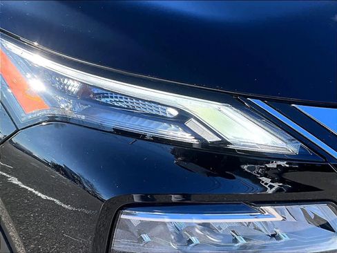 Certified 2023 Nissan Rogue SV image 31