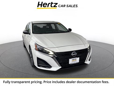 Used 2025 Nissan Altima 2.5 SV FWD image 1