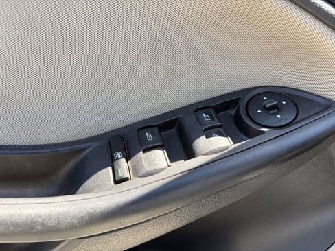 Used 2015 Ford Focus SE FWD image 5