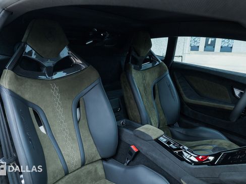 Used 2024 Lamborghini Huracan Sterrato AWD/4WD image 37