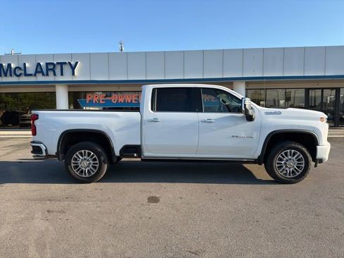 Used 2023 Chevrolet Silverado 2500 High Country image 3