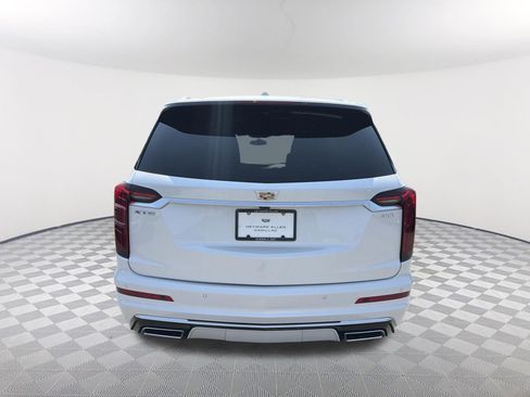Certified 2025 Cadillac XT6 Premium Luxury FWD image 5