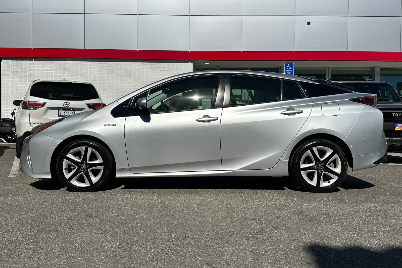 Used 2018 Toyota Prius Three Touring FWD image 7