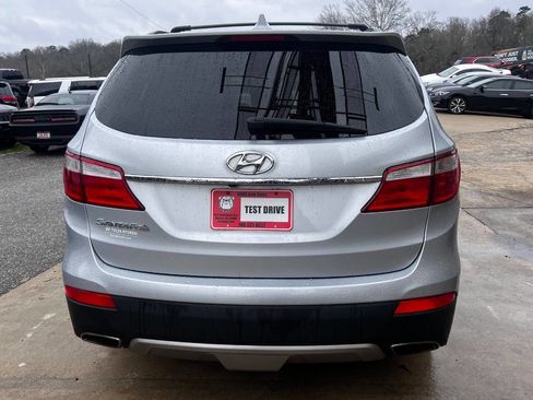 Used 2016 Hyundai Santa Fe SE FWD image 5