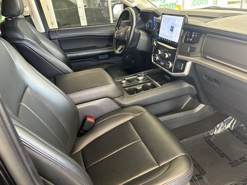 Used 2024 Ford Expedition XLT AWD/4WD image 25