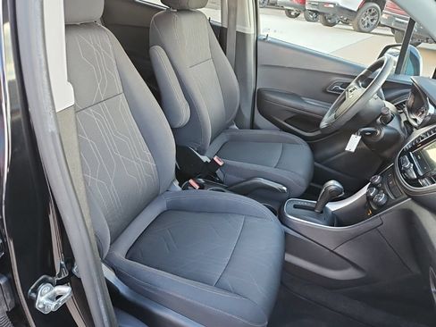 Used 2019 Chevrolet Trax LT FWD image 25