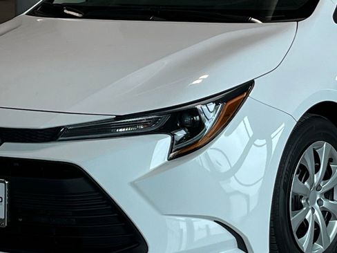 Used 2024 Toyota Corolla LE FWD image 5