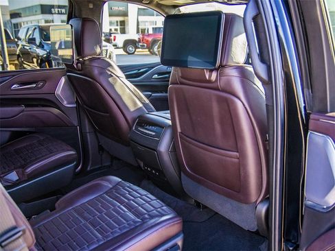 Used 2023 Cadillac Escalade Sport Platinum w/ LPO, ONYX Package image 25