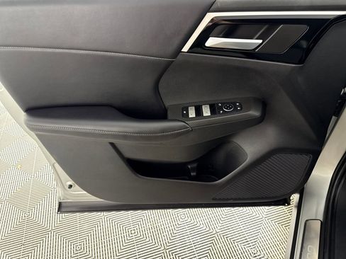 Used 2022 Mitsubishi Outlander SE image 9