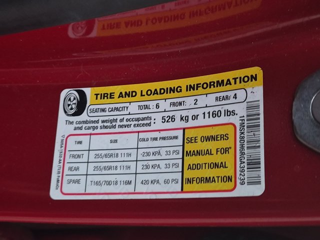 Used 2024 Ford Explorer XLT w/ Equipment Group 202A AWD/4WD image 17