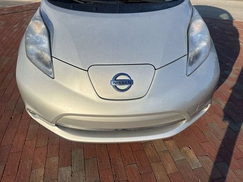 Used 2015 Nissan Leaf SL FWD image 20