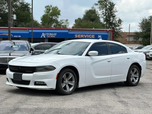 Used 2016 Dodge Charger SXT RWD image 1