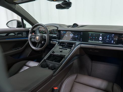 New 2026 Porsche Panamera 4S image 17