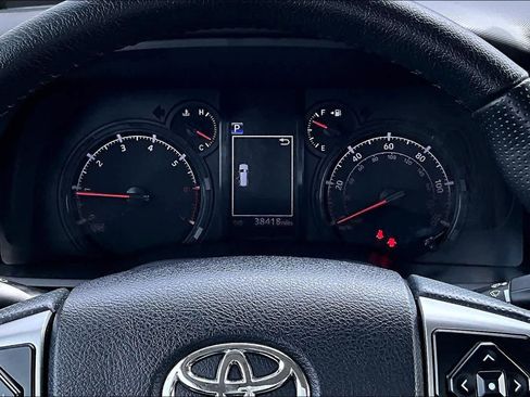 Used 2024 Toyota 4Runner SR5 Premium w/ Moonroof Package AWD/4WD image 18