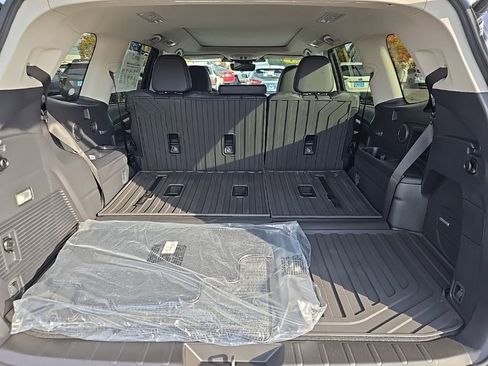 New 2025 Subaru Ascent Limited w/ Popular Package #2 image 12