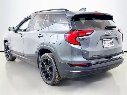 Used 2021 GMC Terrain SLT w/ Elevation Edition image 6