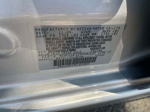 Used 2025 Nissan Versa SV FWD image 27