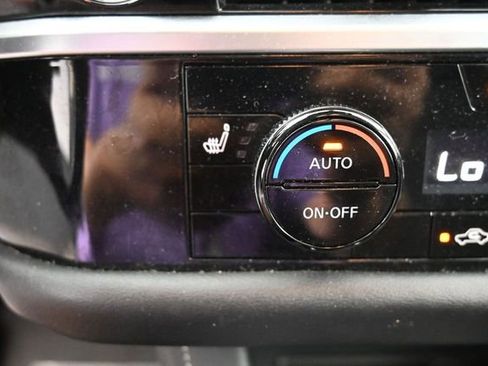 Used 2025 Nissan Pathfinder SV FWD image 25