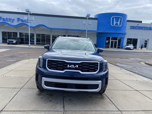 Used 2025 Kia Telluride S image 3