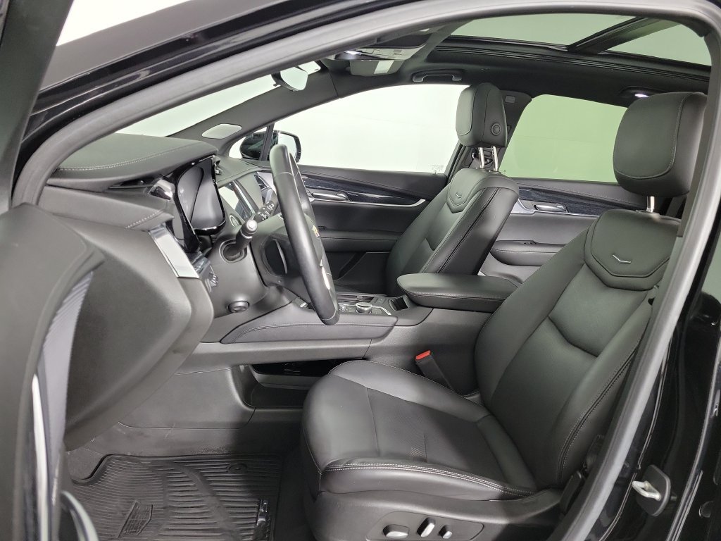 Used 2023 Cadillac XT5 Premium Luxury w/ Technology Package FWD image 18
