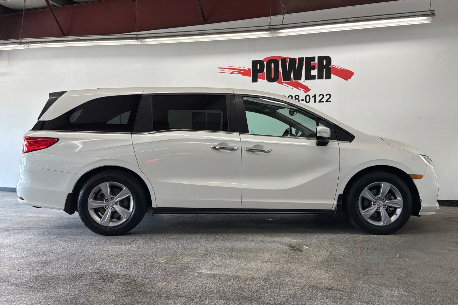 Used 2018 Honda Odyssey EX-L image 2