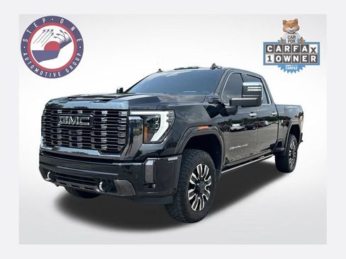 Used 2024 GMC Sierra 3500 Denali Ultimate AWD/4WD image 1