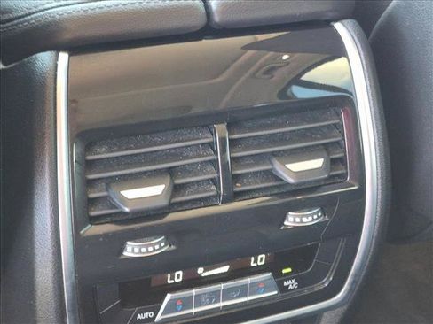 Used 2022 BMW X7 xDrive40i w/ Premium Package AWD/4WD image 15