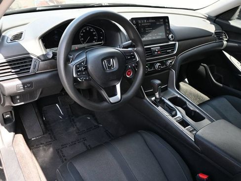 Used 2018 Honda Accord EX image 9