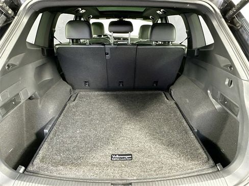 Used 2022 Volkswagen Tiguan SEL R-Line image 33