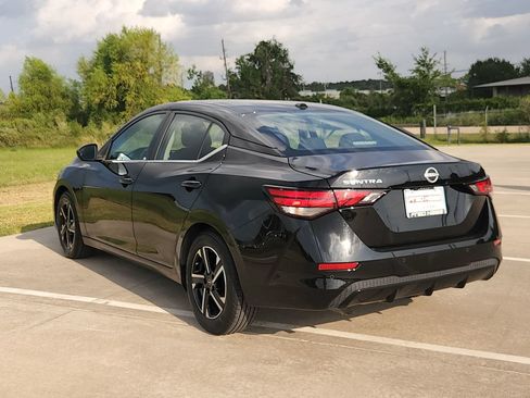 Used 2025 Nissan Sentra SV FWD image 7