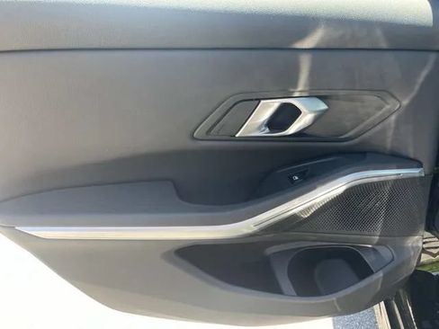 Used 2025 BMW 330i xDrive Sedan AWD/4WD image 21