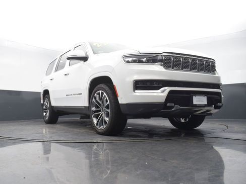 Used 2022 Jeep Grand Wagoneer Series III w/ HD Trailer Tow Package image 48