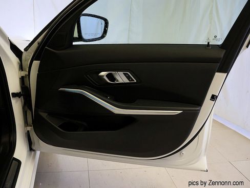 Certified 2023 BMW 330e xDrive w/ Premium Package image 32