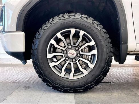 Used 2020 GMC Sierra 1500 AT4 w/ Off-Road Performance Package image 8