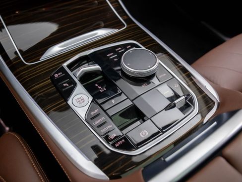 Certified 2025 BMW X7 xDrive40i w/ Premium Package image 21